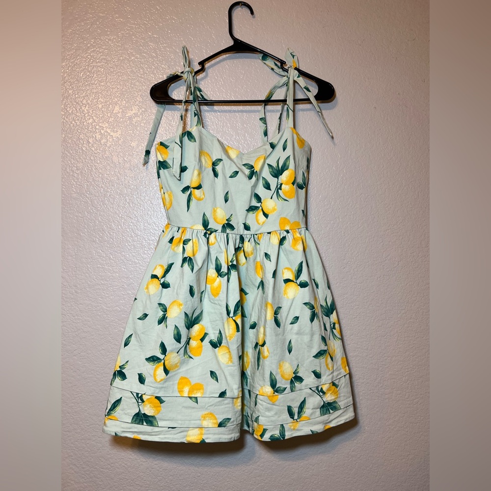 Francesca’s Baby Doll Dress | Summer Lemon Vibe | Size M